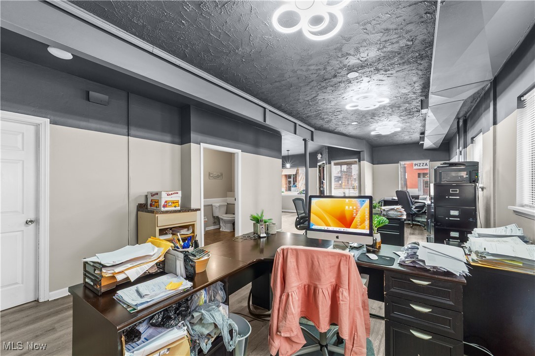 Cedar-Taylor - Commercial Sale