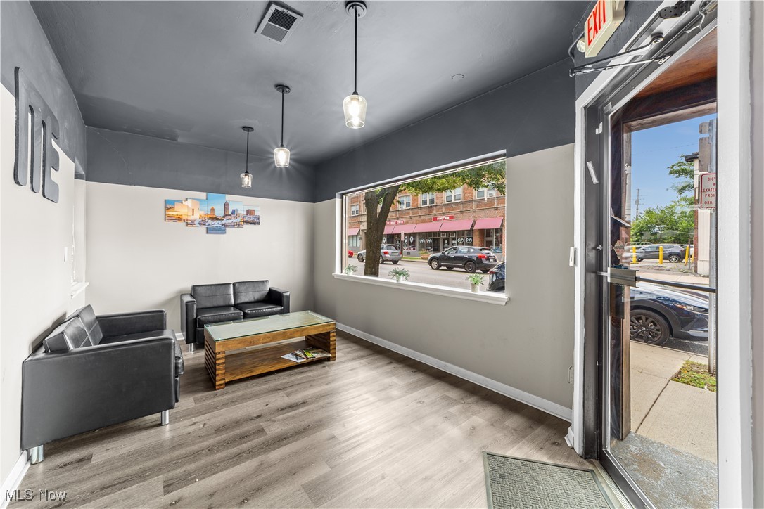 Cedar-Taylor - Commercial Sale