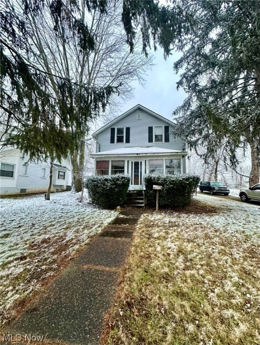 Investor special in Ravenna with 5 bedrooms and 1.5 bath. Looking to add to your portfolio than look no further. Just needs updated but has great potential if you are willing to put in the work. A nice outdoor space. Call today to schedule your personal tour today.