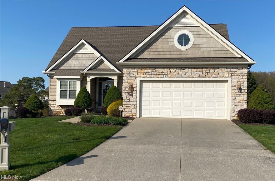 Gorgeous, one owner Cluster home in Wiltshire with open floor plan. Beautiful kitchen with custom built desk and cabinets. Large entry with hardwood floors. Kitchen features breakfast bar with granite counter top and hardwood floors. All appliances stay. Living room features a vaulted ceiling. Large master bedroom with 2 walk in closets. Master bath has shower and soaking tub. Formal dining with hardwood floors. Basement partially finished. Basement has workbench and shelving for the handy man. Walk out to the deck overlooking the golf course. Home is in immaculate condition. Wiltshire features a club house, pool and golf course. Don't wait to see this one.