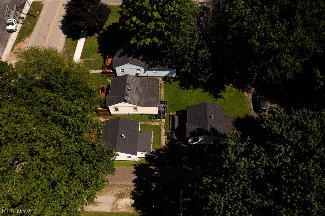 1182 Youngstown Road SE