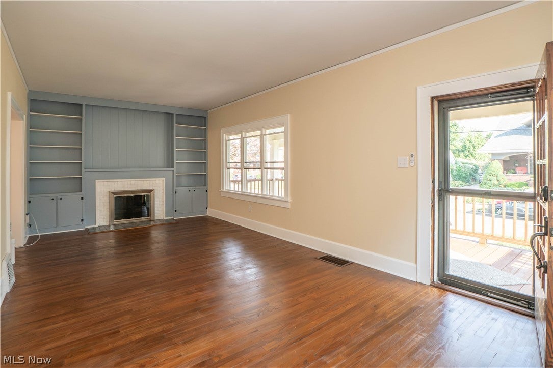 216 6th Street NE