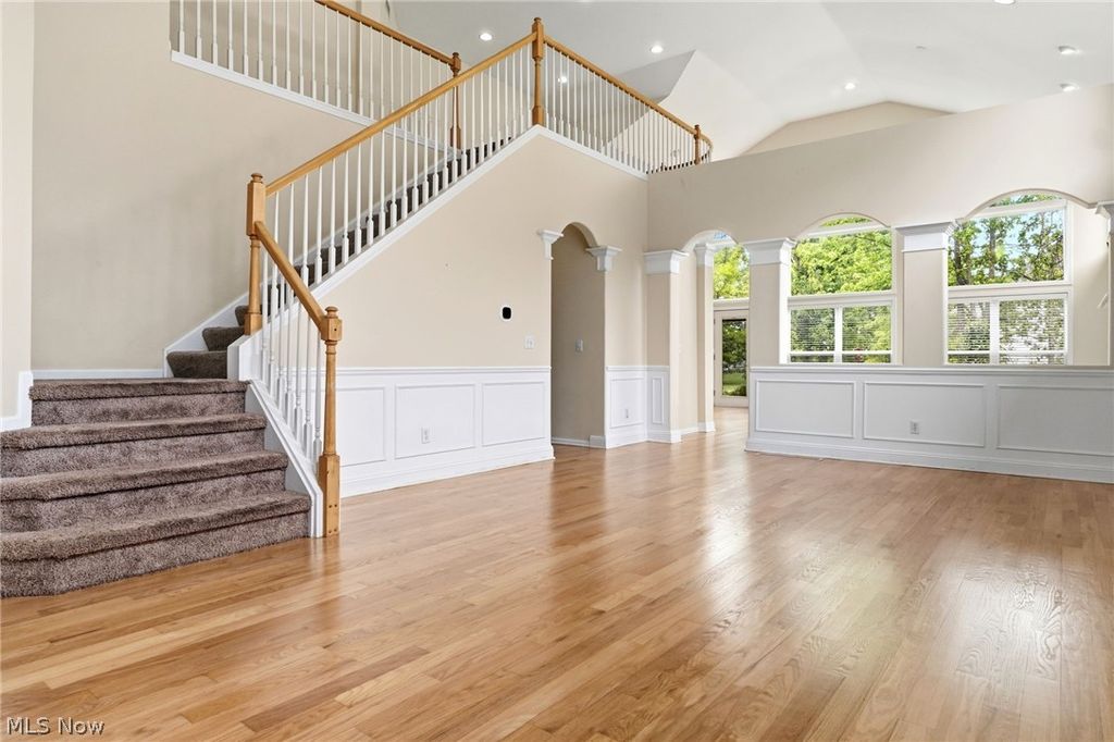 Photo of 33984 Crown Colony Drive, Avon, OH 44011 (MLS # 5209670)