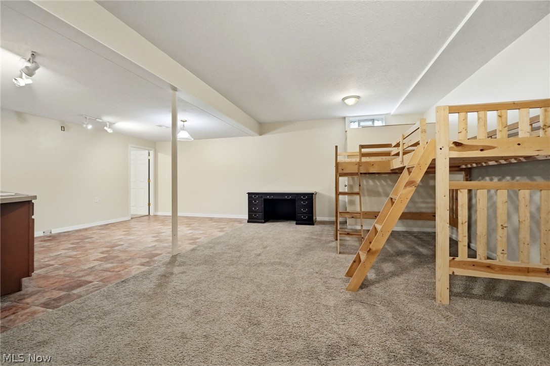 Red Tail - Residential