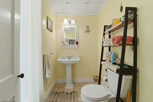 Main image without alt text