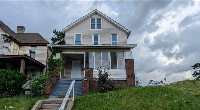 Welcome to this charming newly renovated 3-bedroom, two bath home. Freshly painted and featuring vinyl floors though out. This move-in ready beauty in awaiting your stylish touch. Close to I 77 you will be in close proximity to everything Canton has to offer. Grap your favorite Realtor to schedule a showing today. No Sunday showing please.