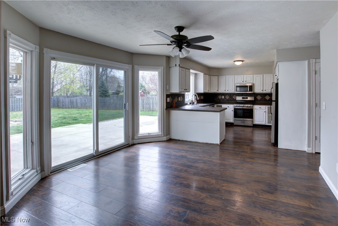 5505 E Heisley Road, Mentor, Ohio image 8