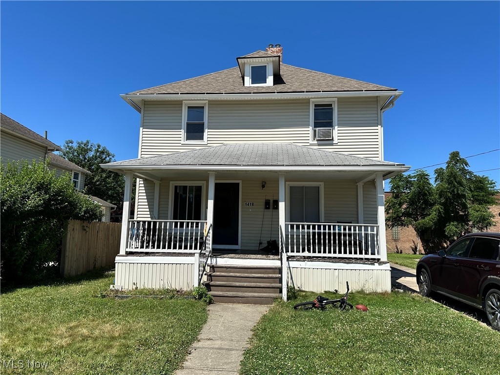 Great opportunity in Lakewood! Off street parking, updated kitchen and bathroom, All appliances. Call me for a private showing today! The home is a duplex and the upper unit is the one available. The bottom unit is occupied.