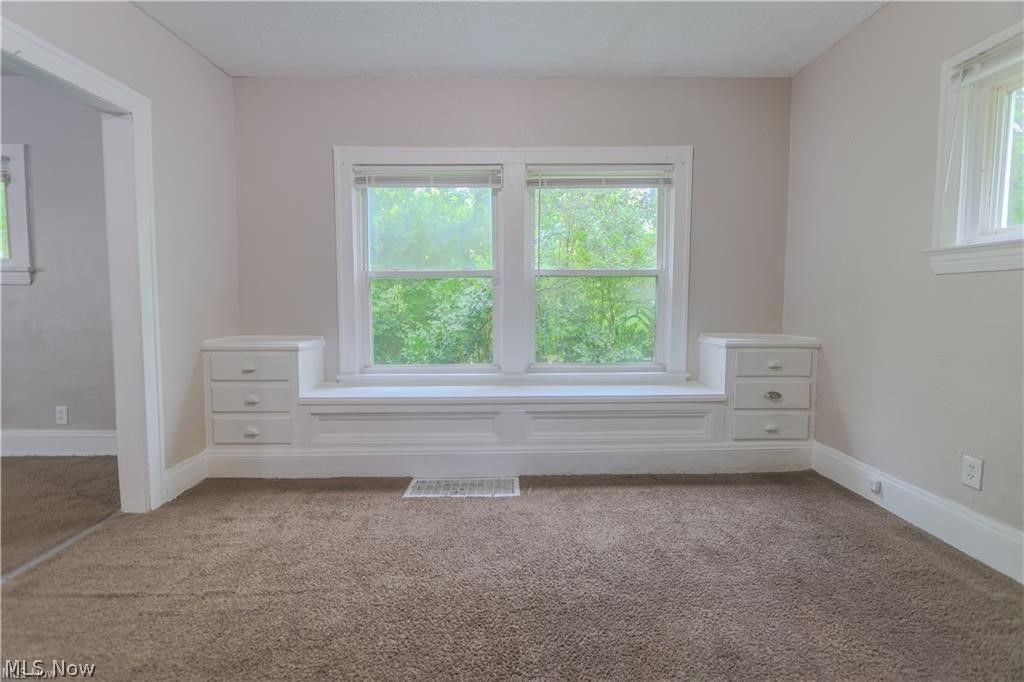 Photo of 13512 Edgewood Avenue, Cleveland, OH 44105 (MLS # 5191724)