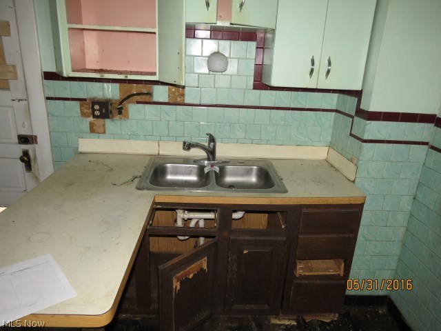 W J Gordon Realty Companys - Residential