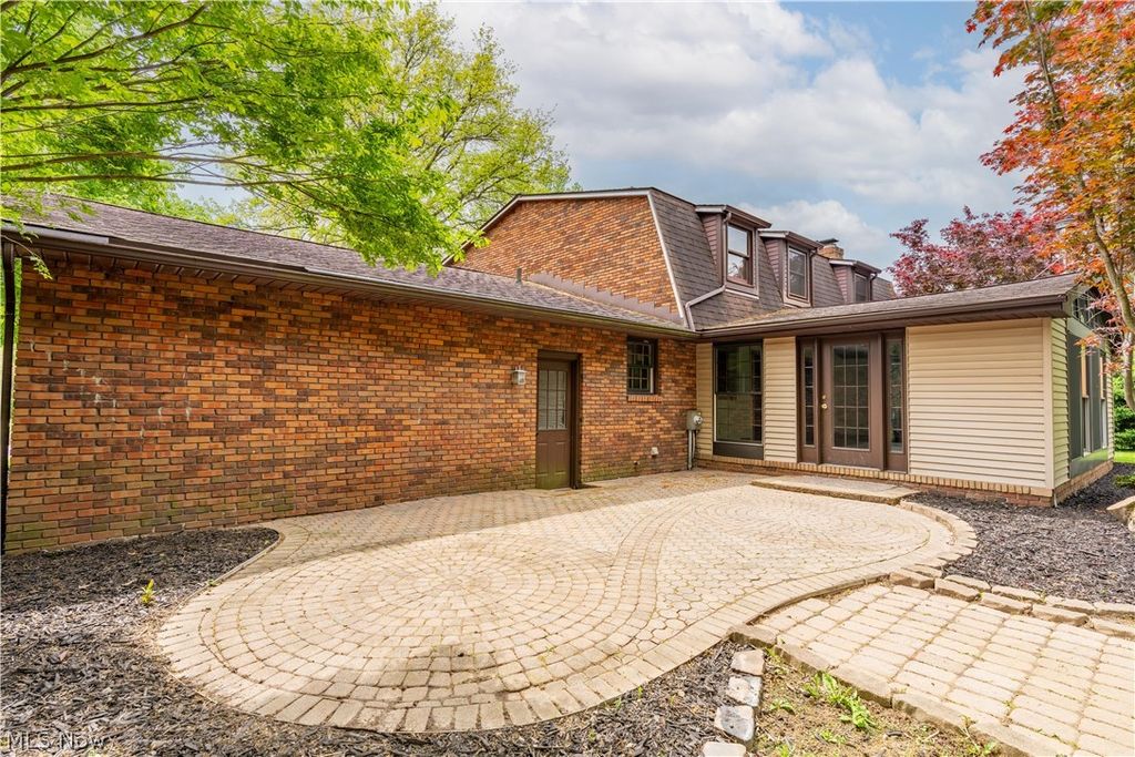 Photo of 5787 Eastview Street, Louisville, OH 44641 (MLS # 5206876)