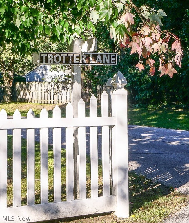 Village Green Condos 02 - Residential