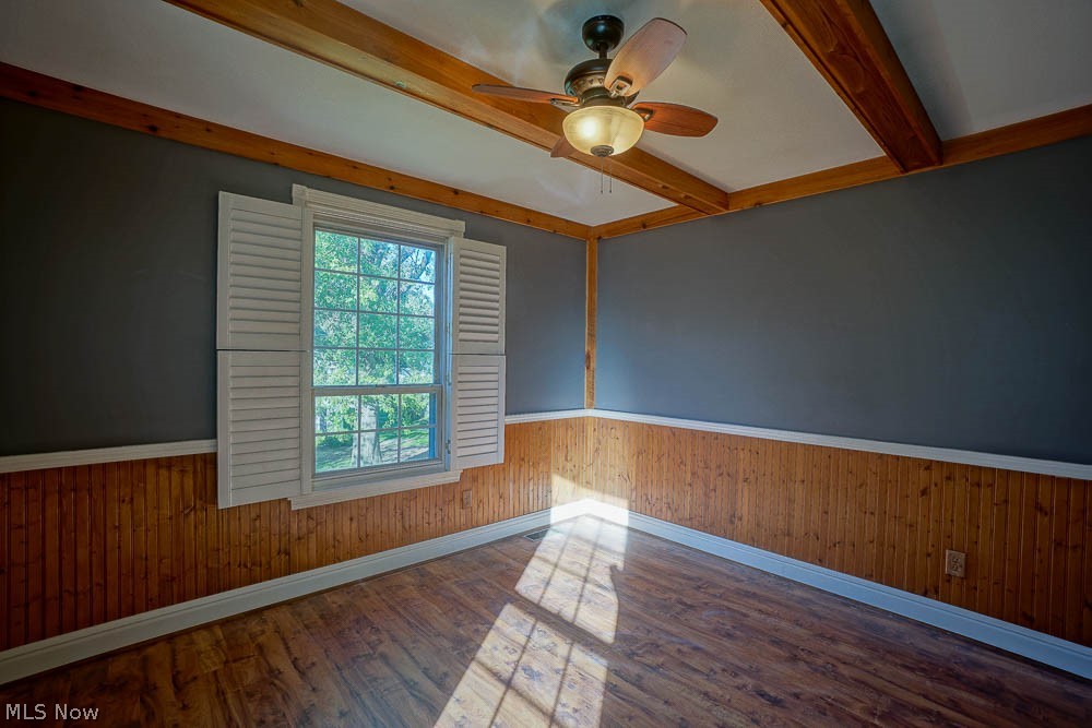 Village Green Condos 02 - Residential