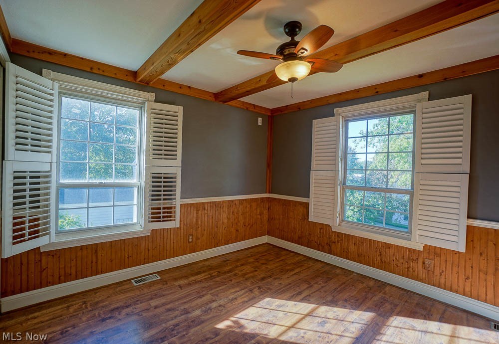 Village Green Condos 02 - Residential