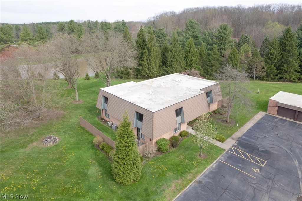 Photo of 469 W Streetsboro Street #C, Hudson, OH 44236 (MLS # 5205960)
