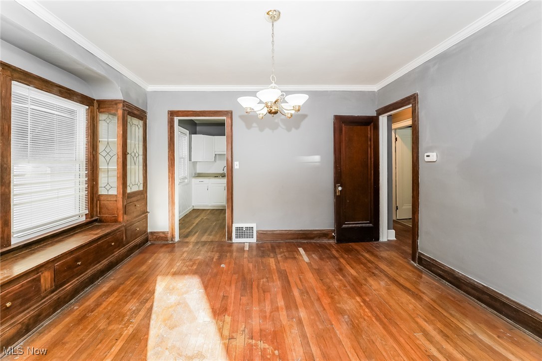 9509 Rosewood Avenue