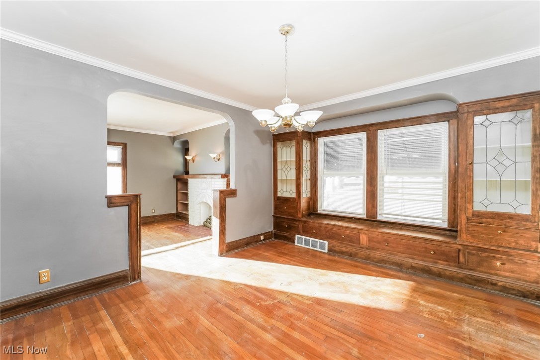 9509 Rosewood Avenue