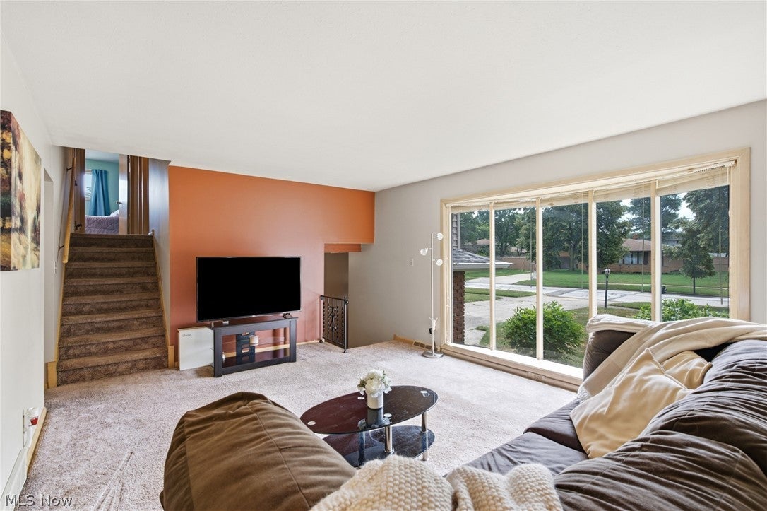 1351 N Circle View Drive