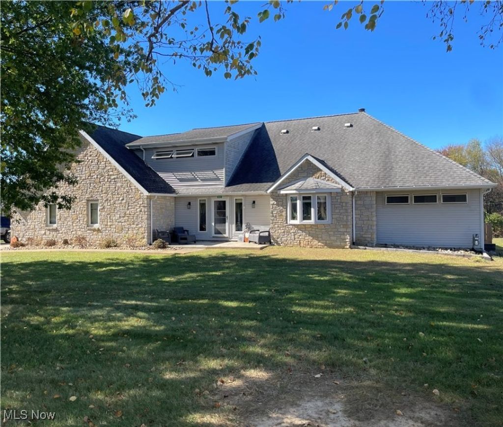 Photo of 812 Bakers Addition, Hopedale, OH 43976 (MLS # 5168008)