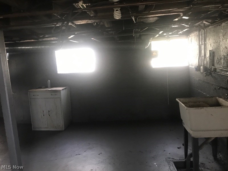 Euclid 16 - Residential Lease