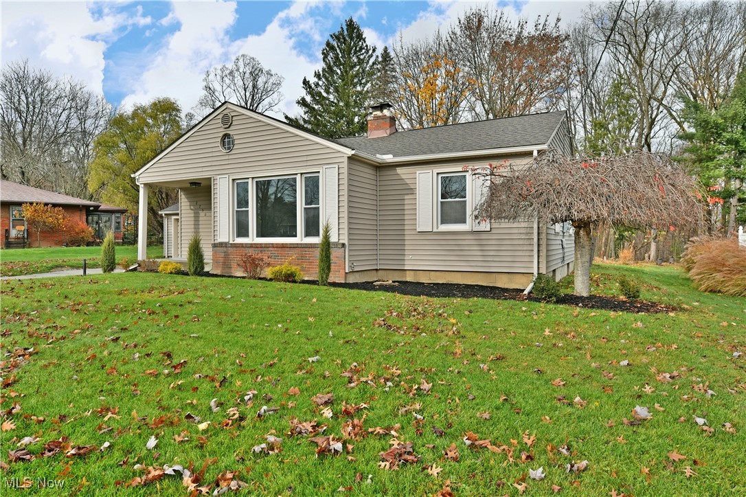 2750 Dogwood Drive, Youngstown, Ohio image 2