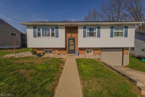 Homes For Sale - 2310 Randolph Drive<br/> Parkersburg, WV 26104