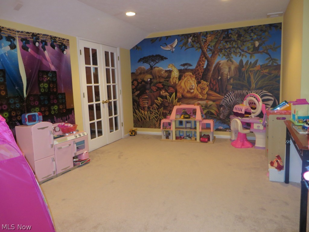 Saddle Crk 03 - Residential