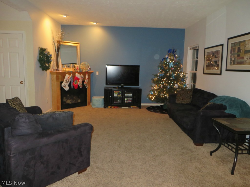 Saddle Crk 03 - Residential