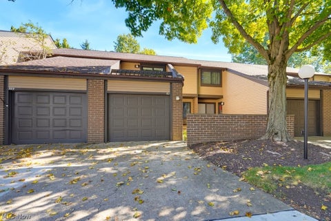 Condo For Sale - 601 Dade Lane<br/> Richmond Heights, OH 44143