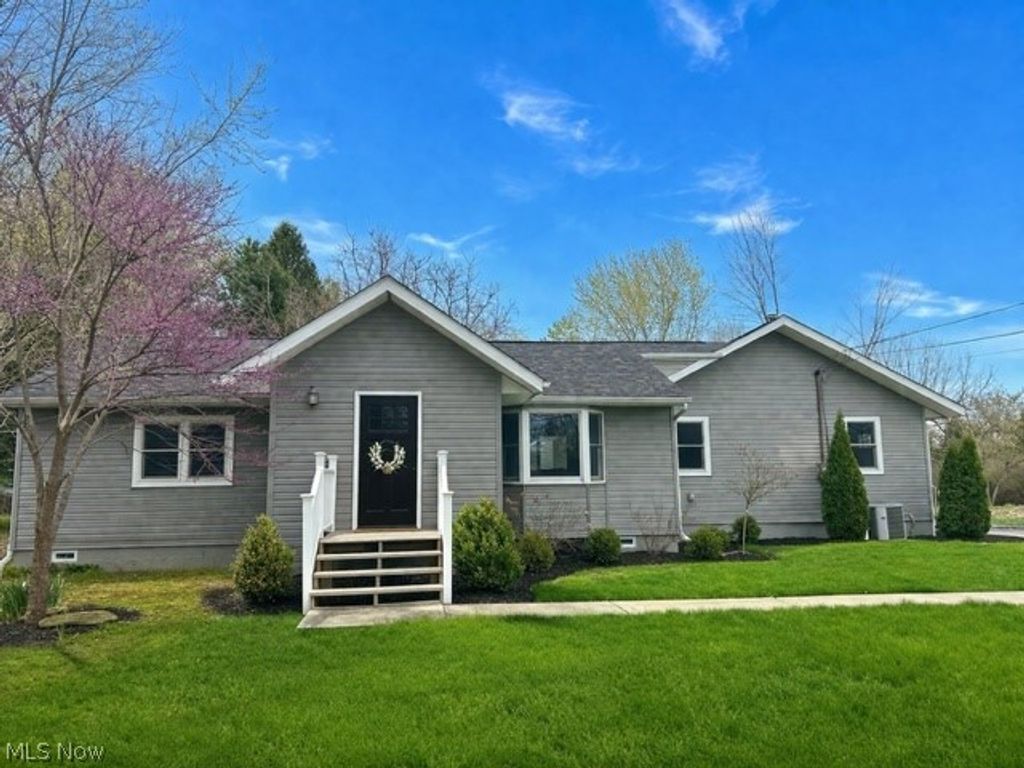 Photo of 310 N Bissell Road, Aurora, OH 44202 (MLS # 5200904)