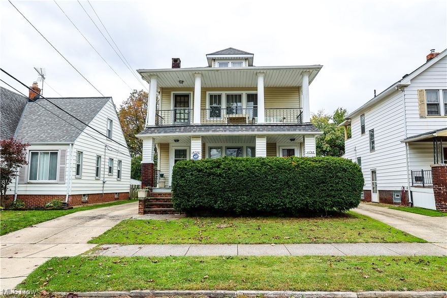 Great investment property! Top unit vacant, bottom unit can be viewed with accepted offer.  New roof 2015. 2023 hot water tank Down unit, new main gas line from house to street, all updated gas valves.