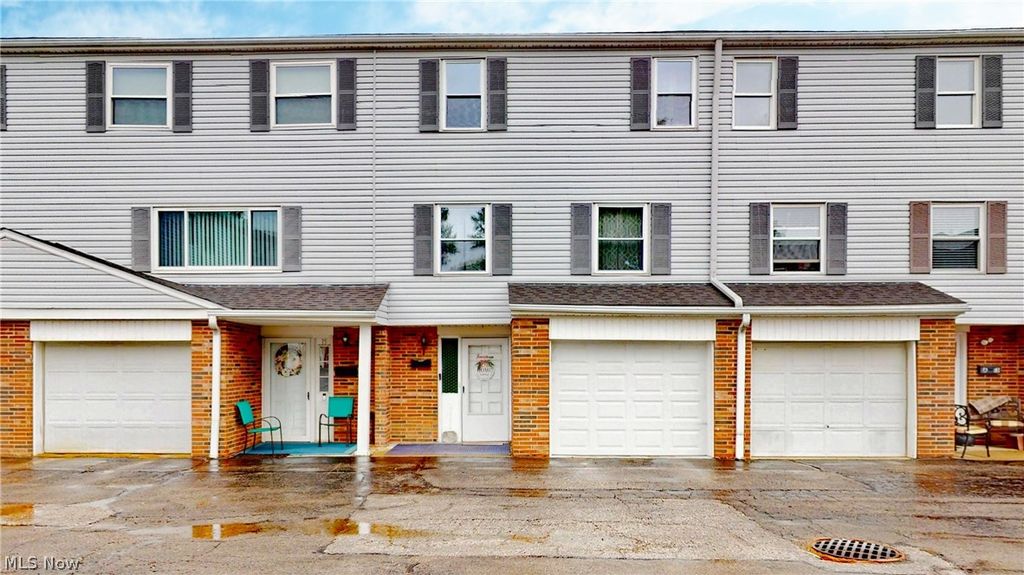 Photo of 10540 Ravenna Road #14, Twinsburg, OH 44087 (MLS # 5212436)