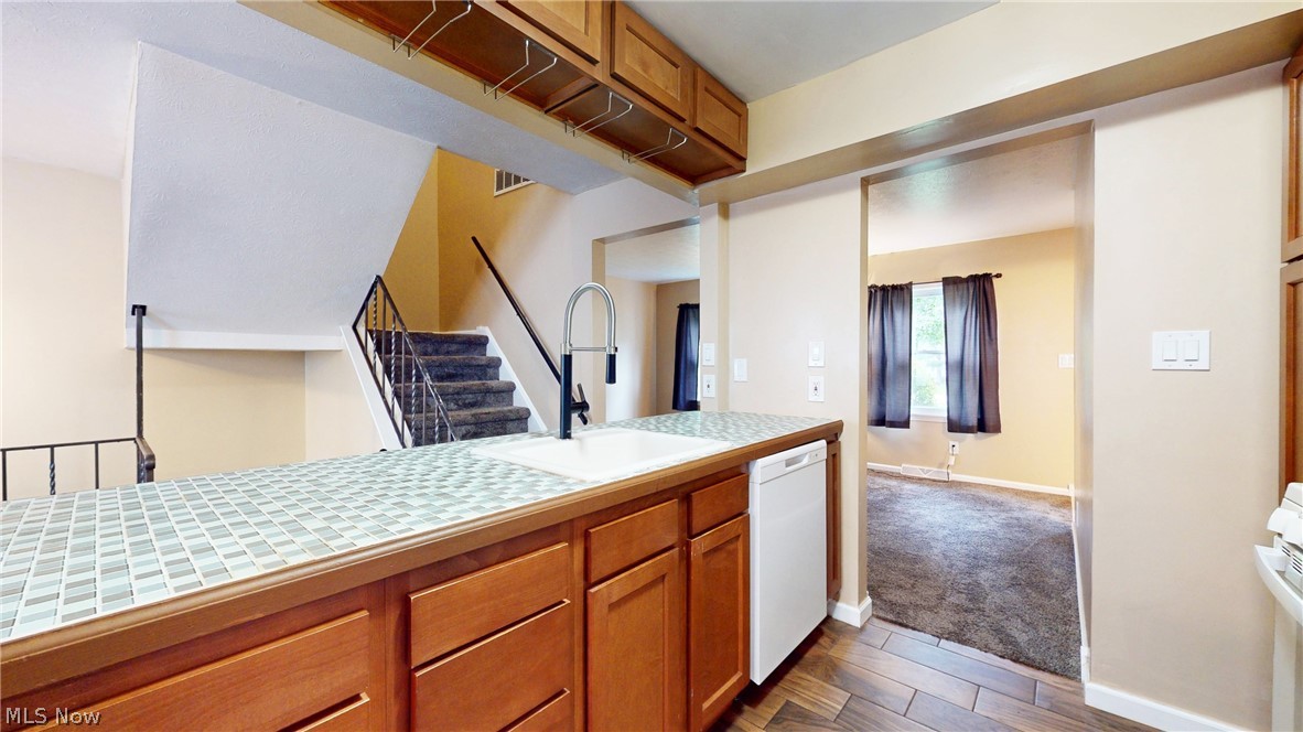 Hyde Park Condo - Residential