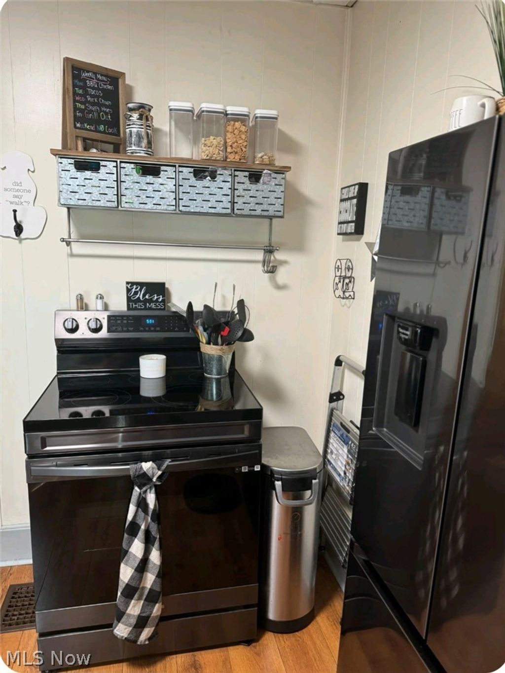 Photo of 357 Mcconnell Avenue, Zanesville, OH 43701 (MLS # 5185937)