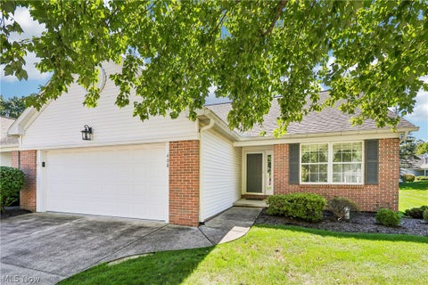 Condo For Sale - 408 W Reserve Drive<br/> Cuyahoga Falls, OH 44223