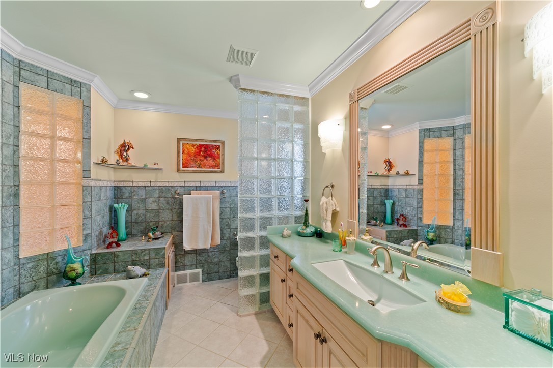 26016 Fairmount Boulevard, Beachwood, Ohio image 24