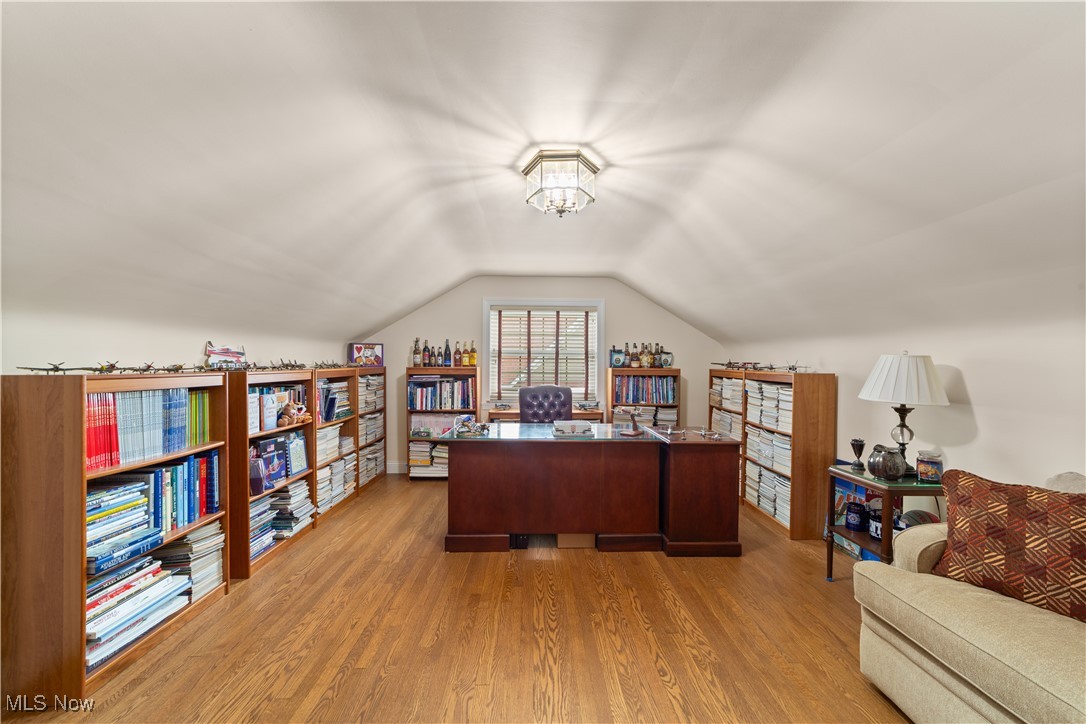 26016 Fairmount Boulevard, Beachwood, Ohio image 29
