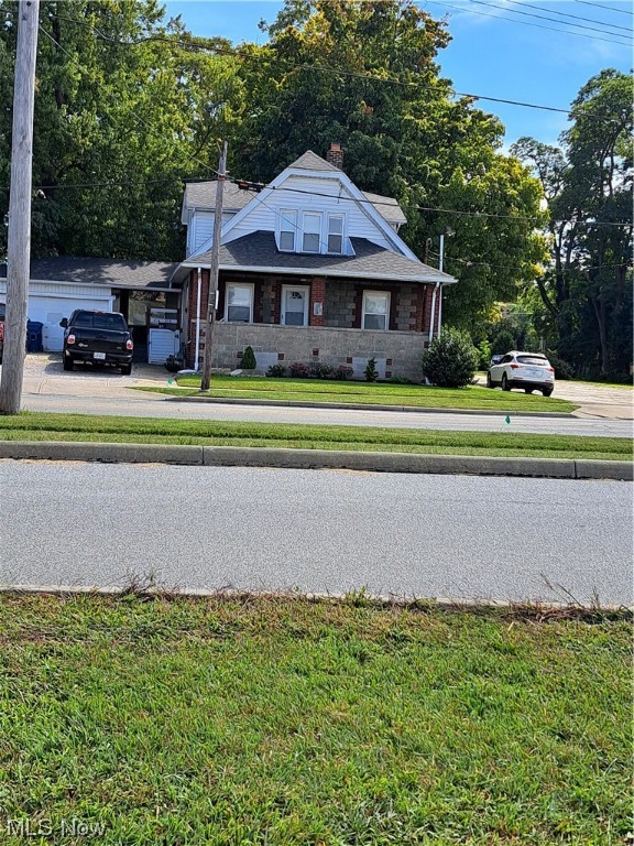 Main image without alt text