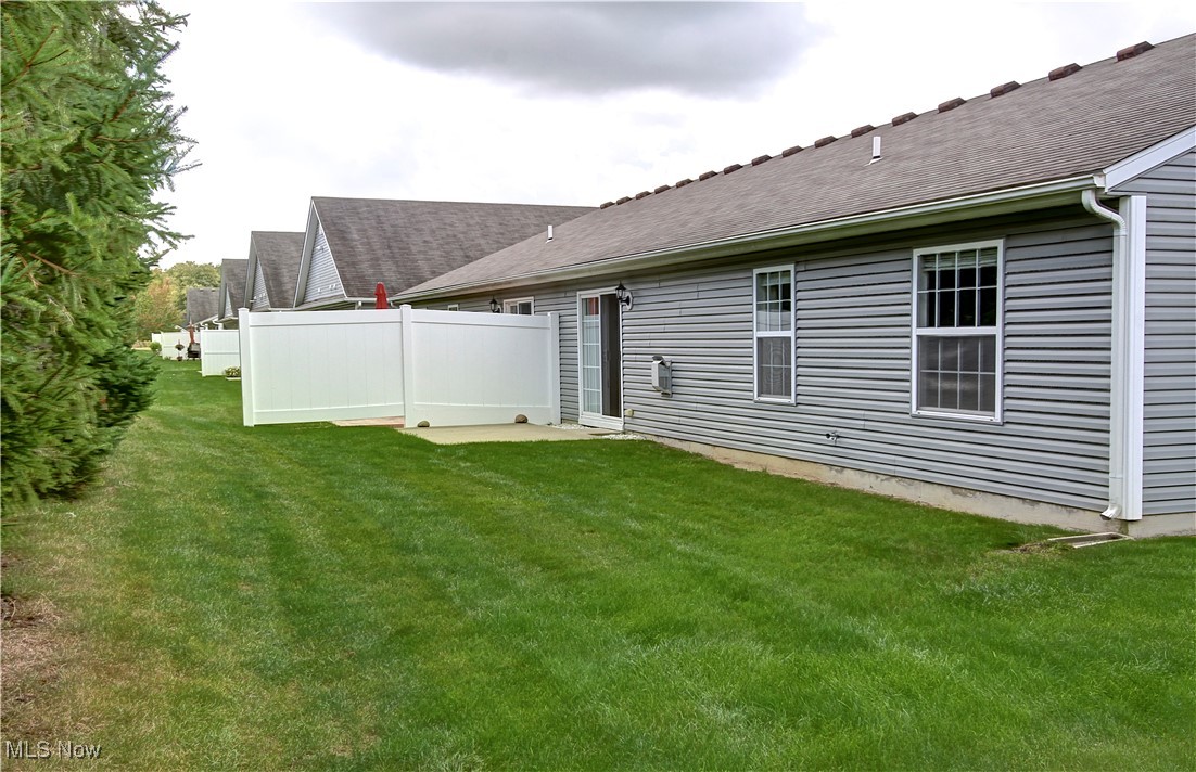 Commons/Fieldstone Lakes Town Hm - Residential