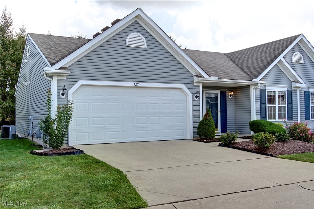 Commons/Fieldstone Lakes Town Hm - Residential