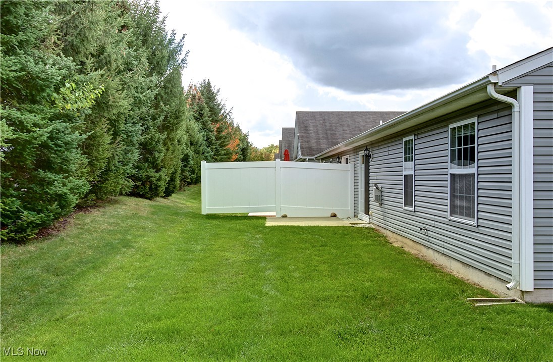 Commons/Fieldstone Lakes Town Hm - Residential