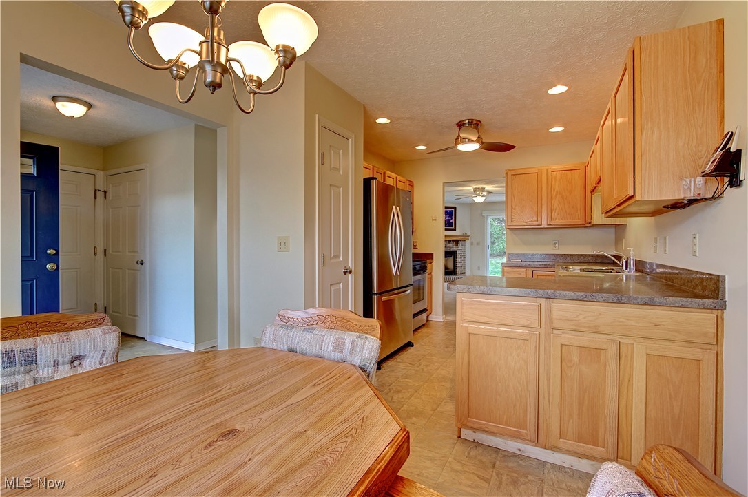 Commons/Fieldstone Lakes Town Hm - Residential