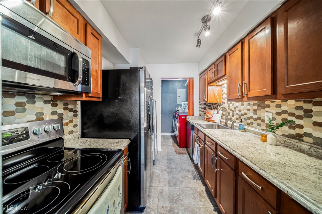 8107 Independence Drive #B, Mentor, Ohio image 15