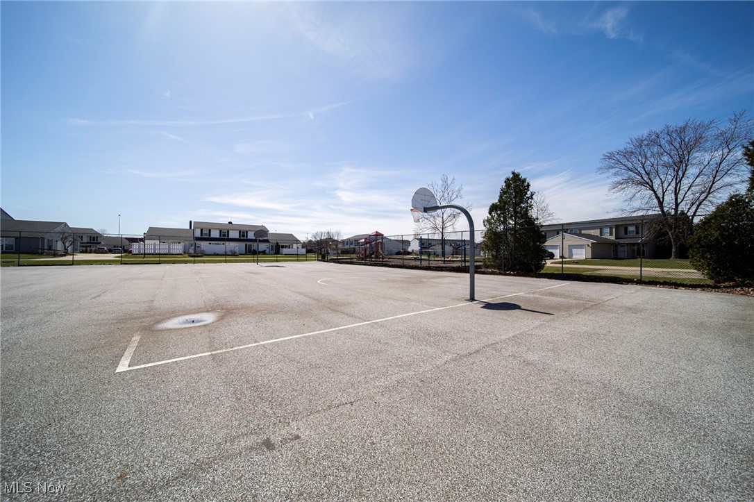 8107 Independence Drive #B, Mentor, Ohio image 40