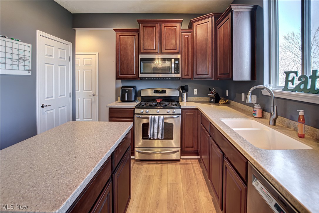 5171 Kenton Lane, Brunswick, Ohio image 2