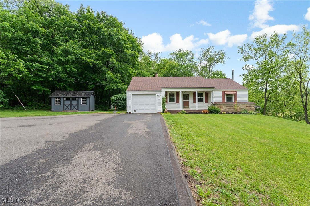 11439 Millersburg Road, Massillon, Ohio image 2