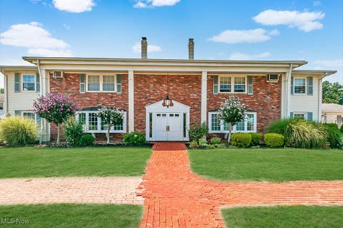 Photo for 8 Meadowlawn Drive 22