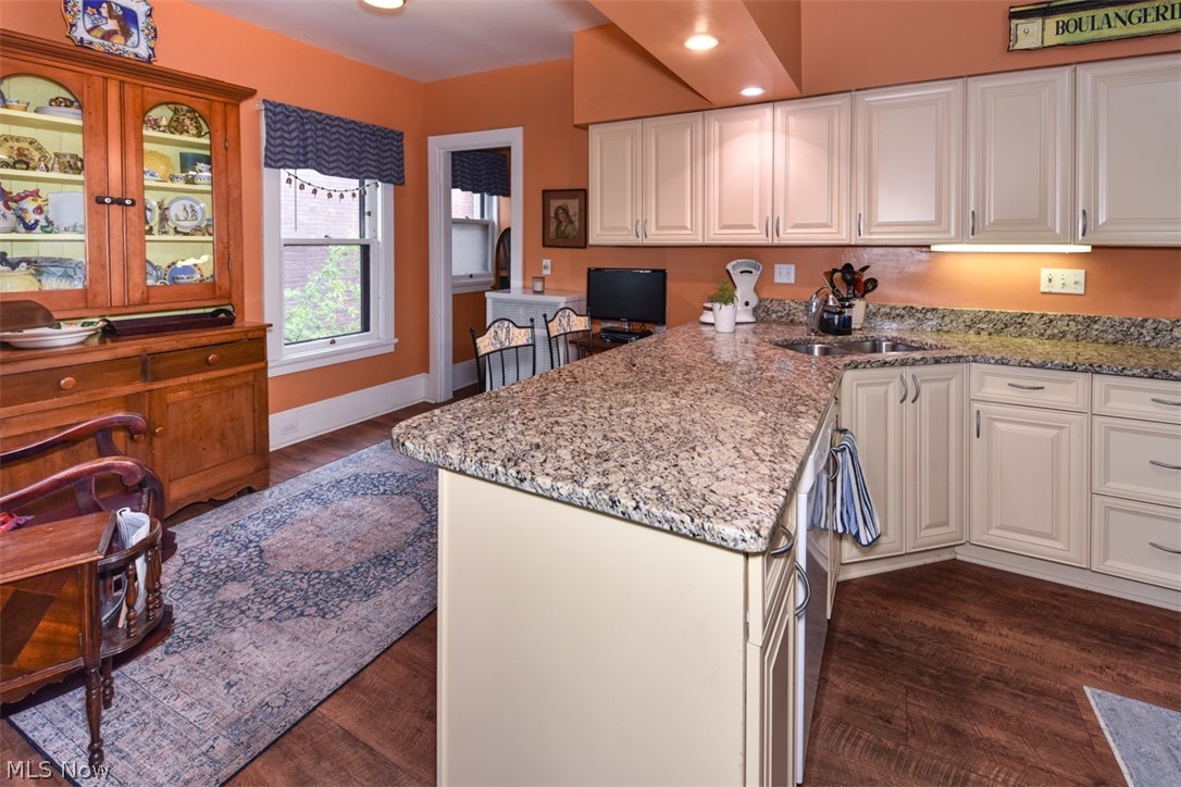 M M Browns - Residential