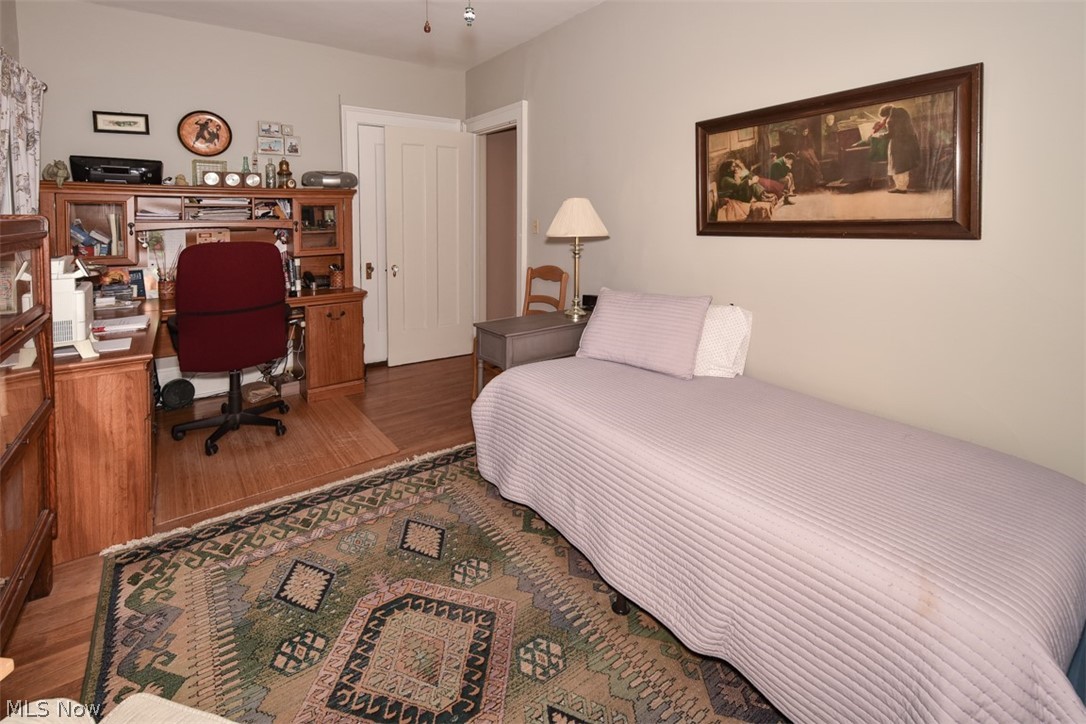 M M Browns - Residential