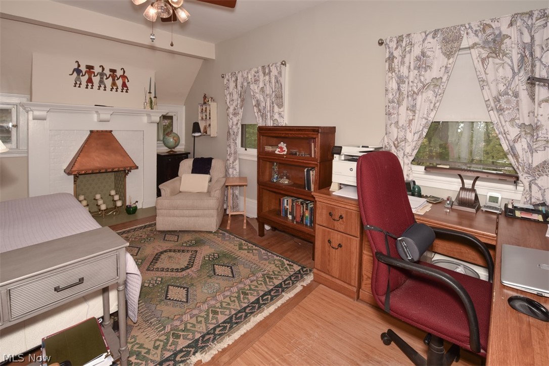 M M Browns - Residential